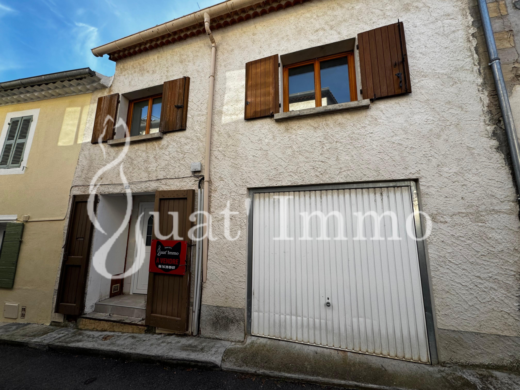 RAVISSANT MAISON DE VILLE avec Garage et cave